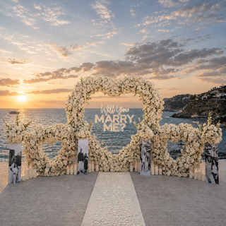 White Rose Triple Hearts, 4 Photo-boards, 24 Candles, 4 Balls, Neon Sign, Carpet