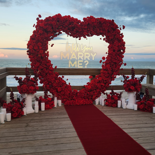 Set: Arch, Sign, 6 Balls, 2 pedestals,  18 candles, Carpet