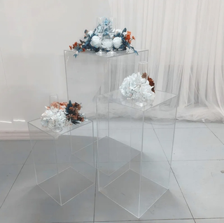 Set of 3 Clear Pedestals