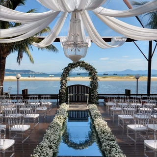 Mirror Aisle Stage with Flower Arch 