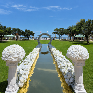 Gold Mirror Aisle and White Rose Florals 
